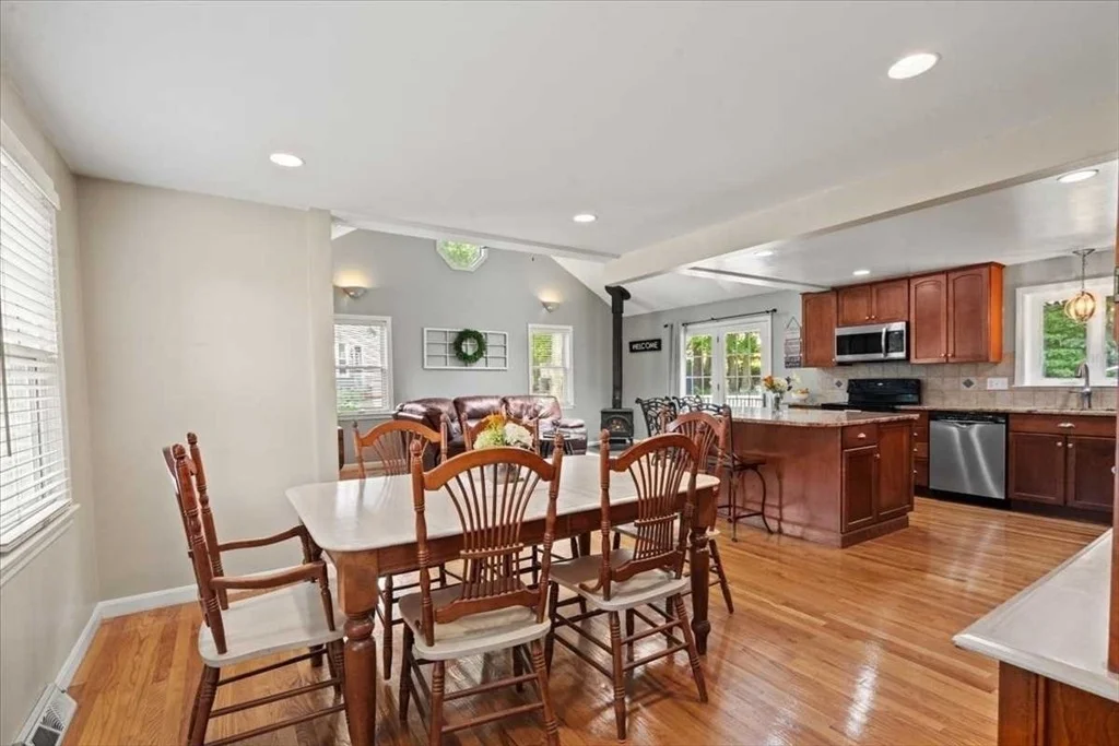 Photo of 7 Caroline Dr