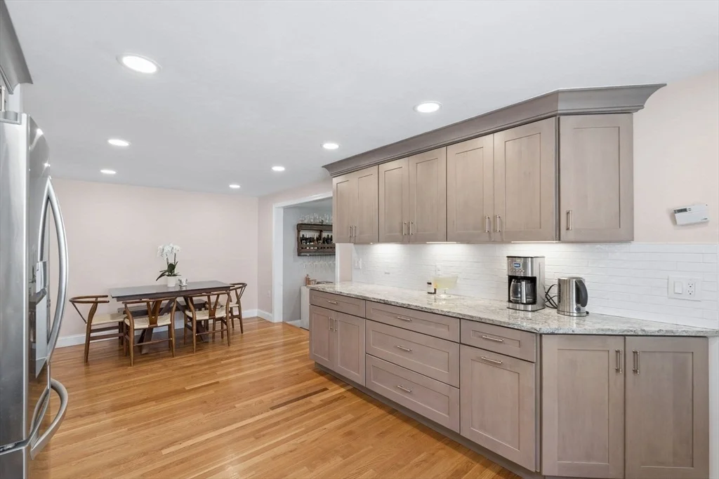Photo of 83 Colgate Dr