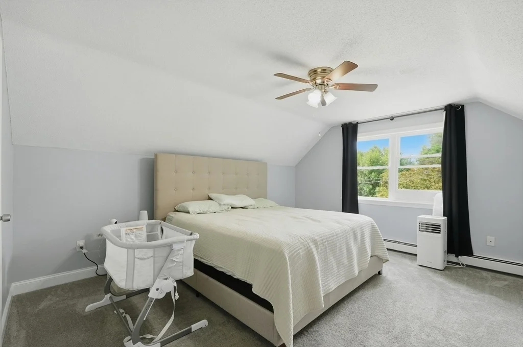 Photo of 134 Hathaway Commons Rd
