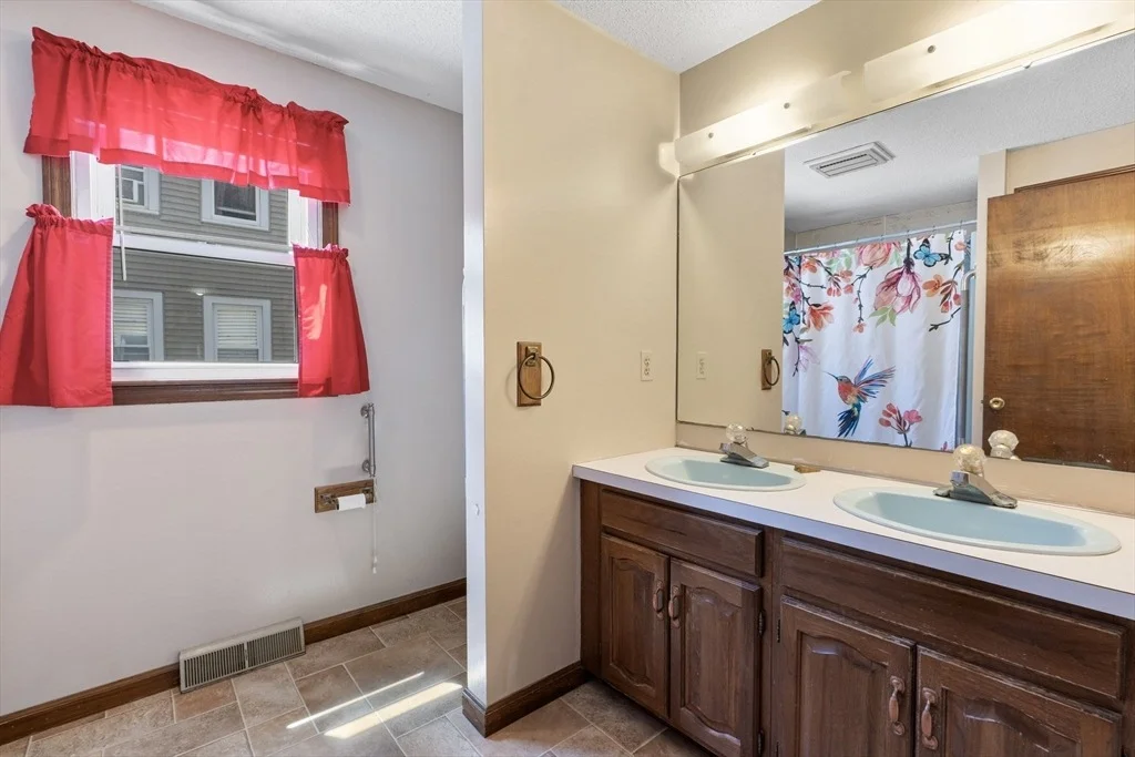 Photo of 25 Prince Avenue