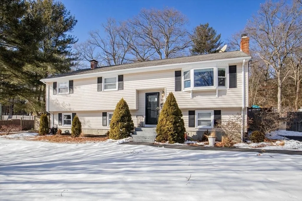 Photo of 107 Lakeview Dr
