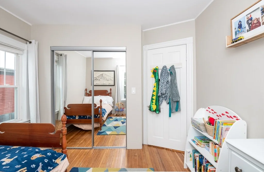 Photo of 8 Roosevelt Avenue
