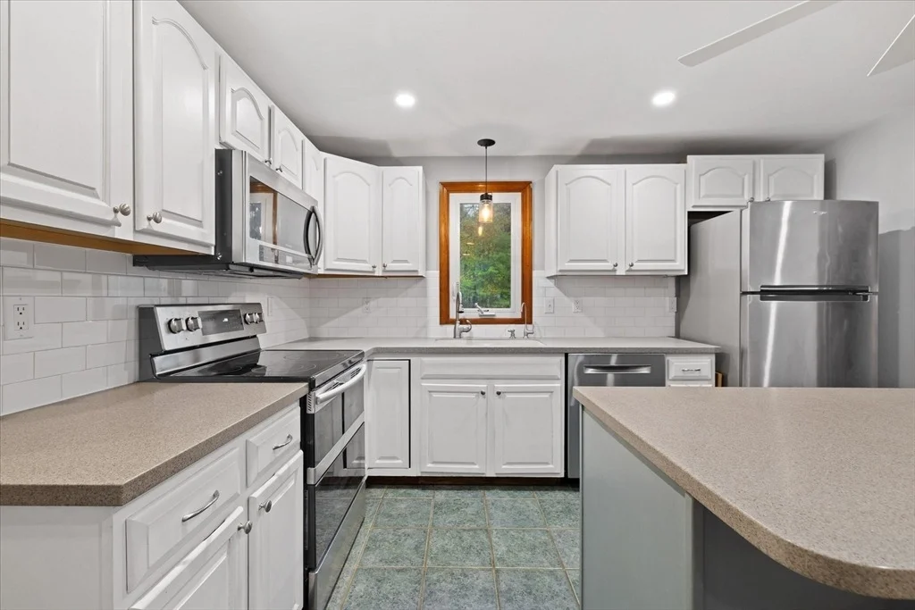 Photo of 106 Converse Dr