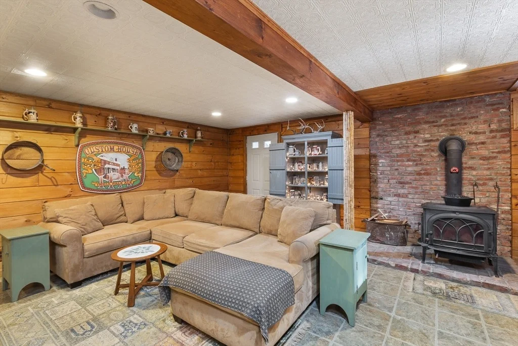 Photo of 298 Torrey Rd