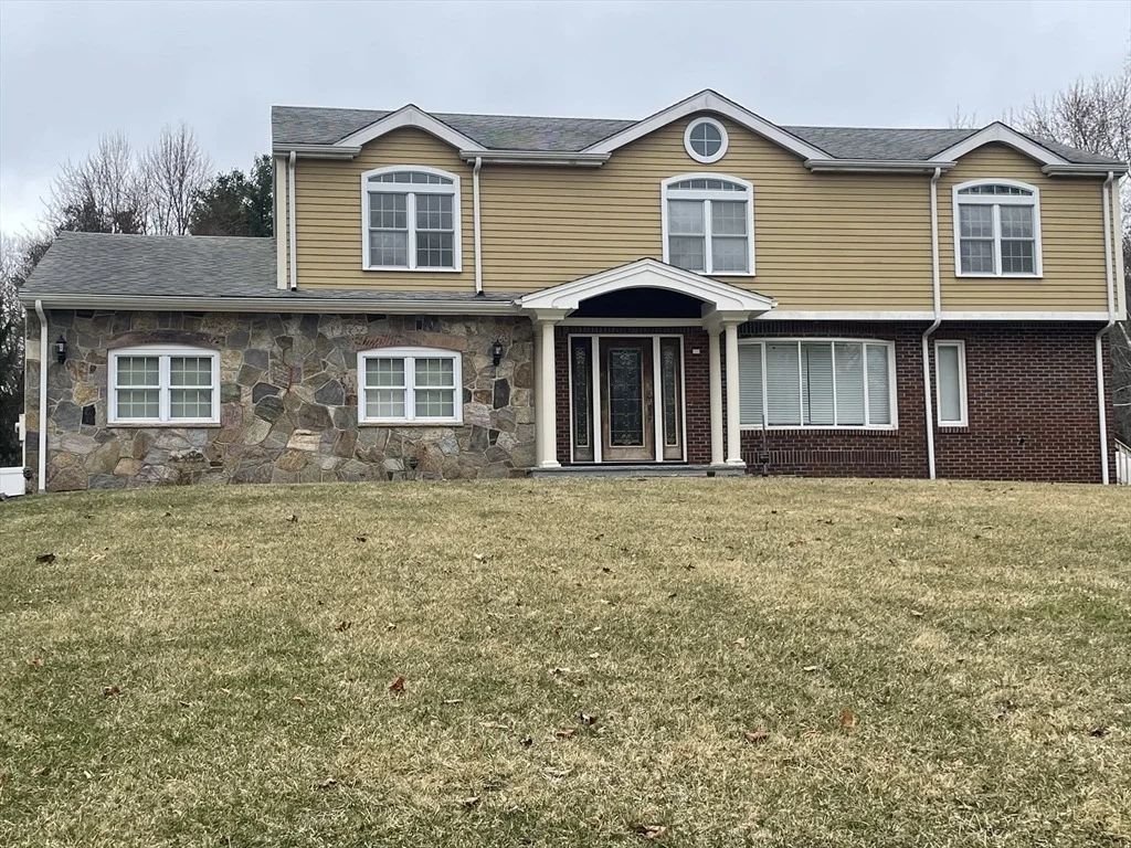Photo of 243 Weatherbee Dr