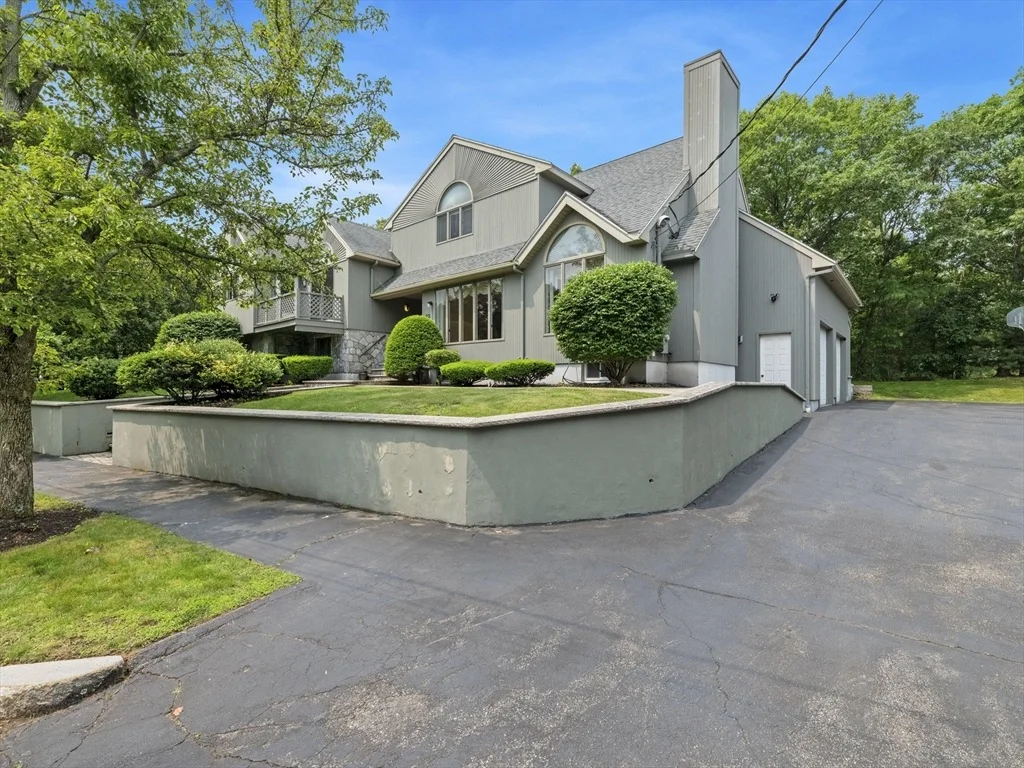 Photo of 22 Orsini Dr