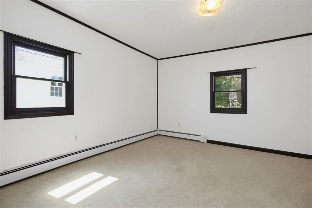 Photo of 71 Box Pond Dr