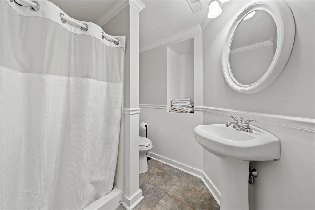 Photo of 8 Woods Hill Cir