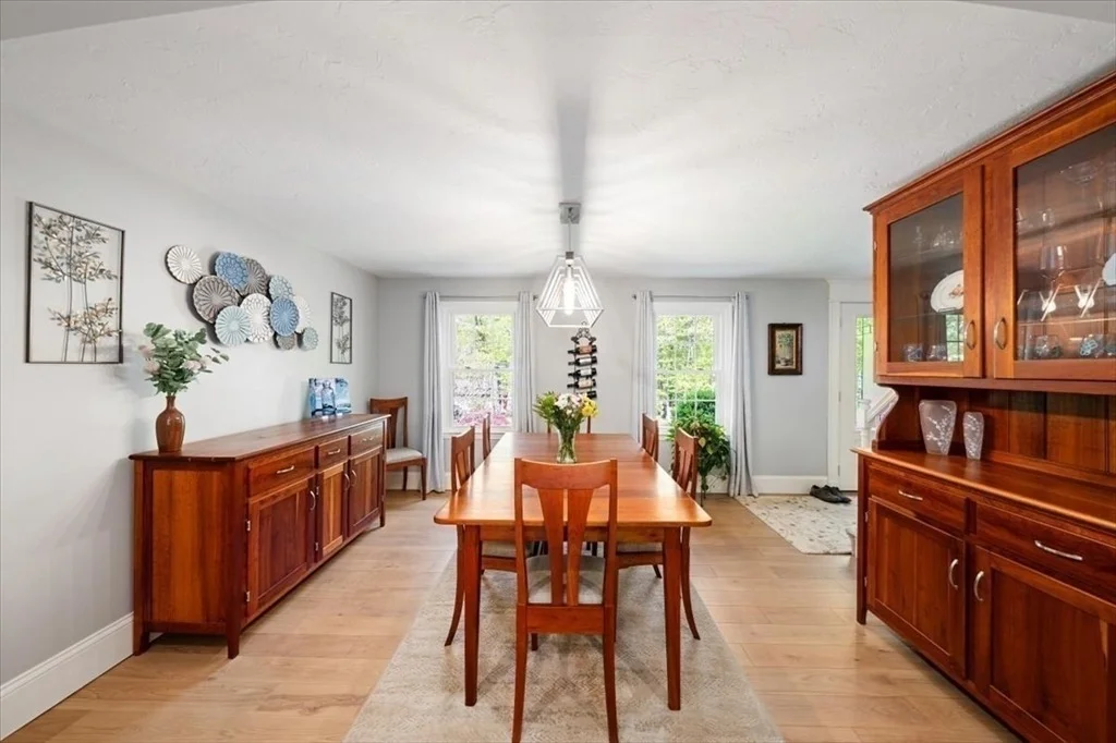 Photo of 9 Running Brook Cir
