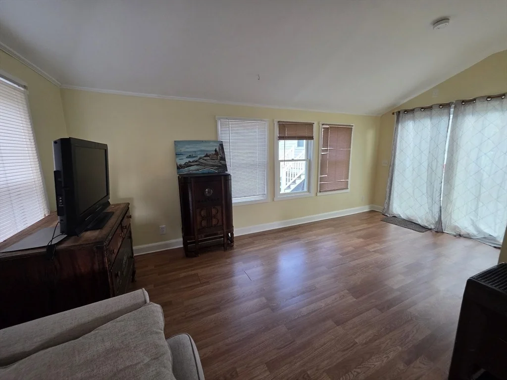Photo of 101 Cable Ave