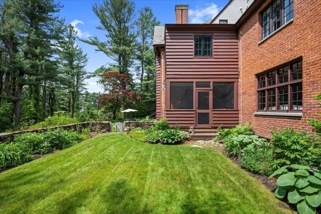 Photo of 40 Westwood Dr