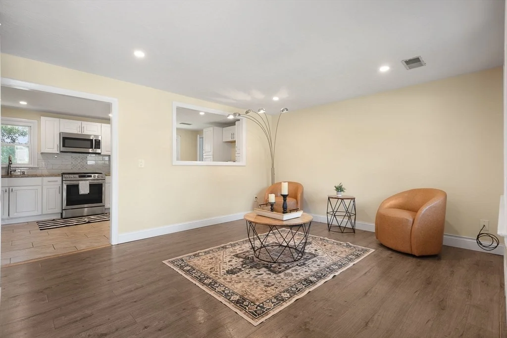 Photo of 20 Terry Ln E