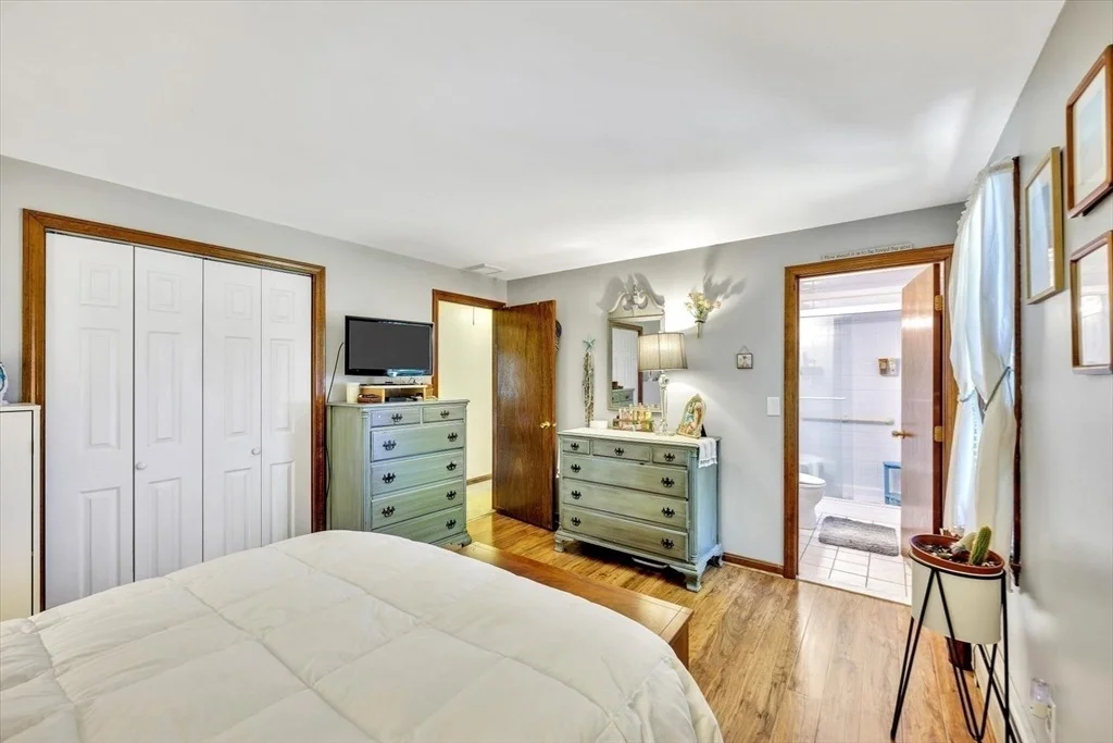 Photo of 248 Mashpee Neck Rd