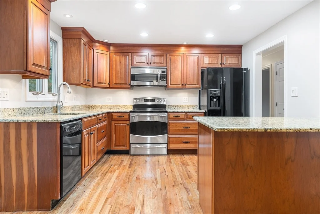 Photo of 33 Dascomb Rd