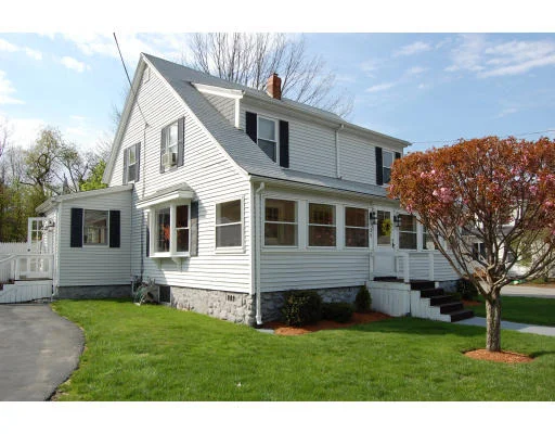 Photo of 35 Tyngsboro Rd.