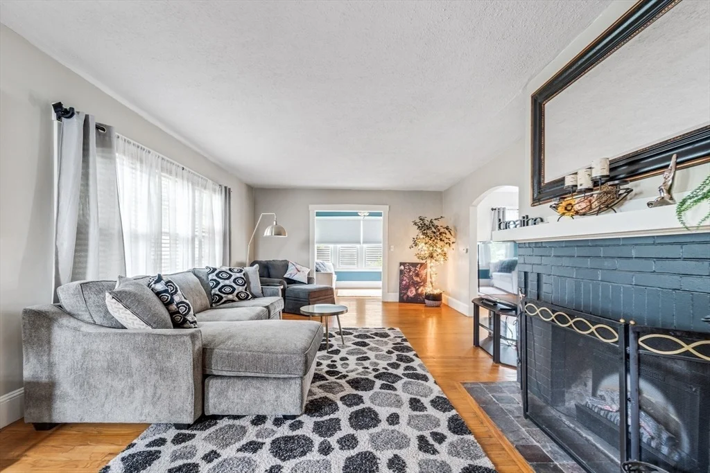 Photo of 44 Gillette Ave