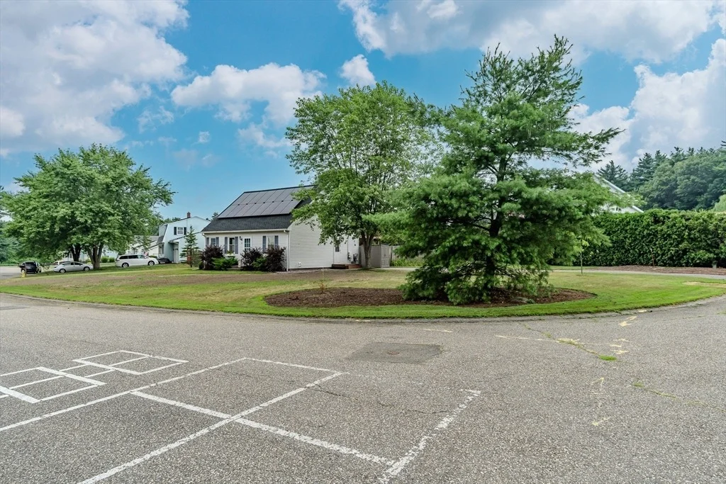 Photo of 43 Elaine Dr