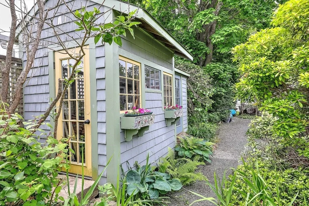 Photo of 1518 Drift Road