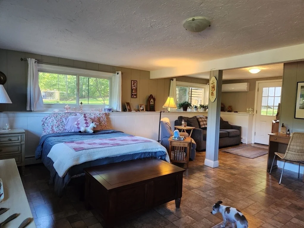 Photo of 10 Howard Ave