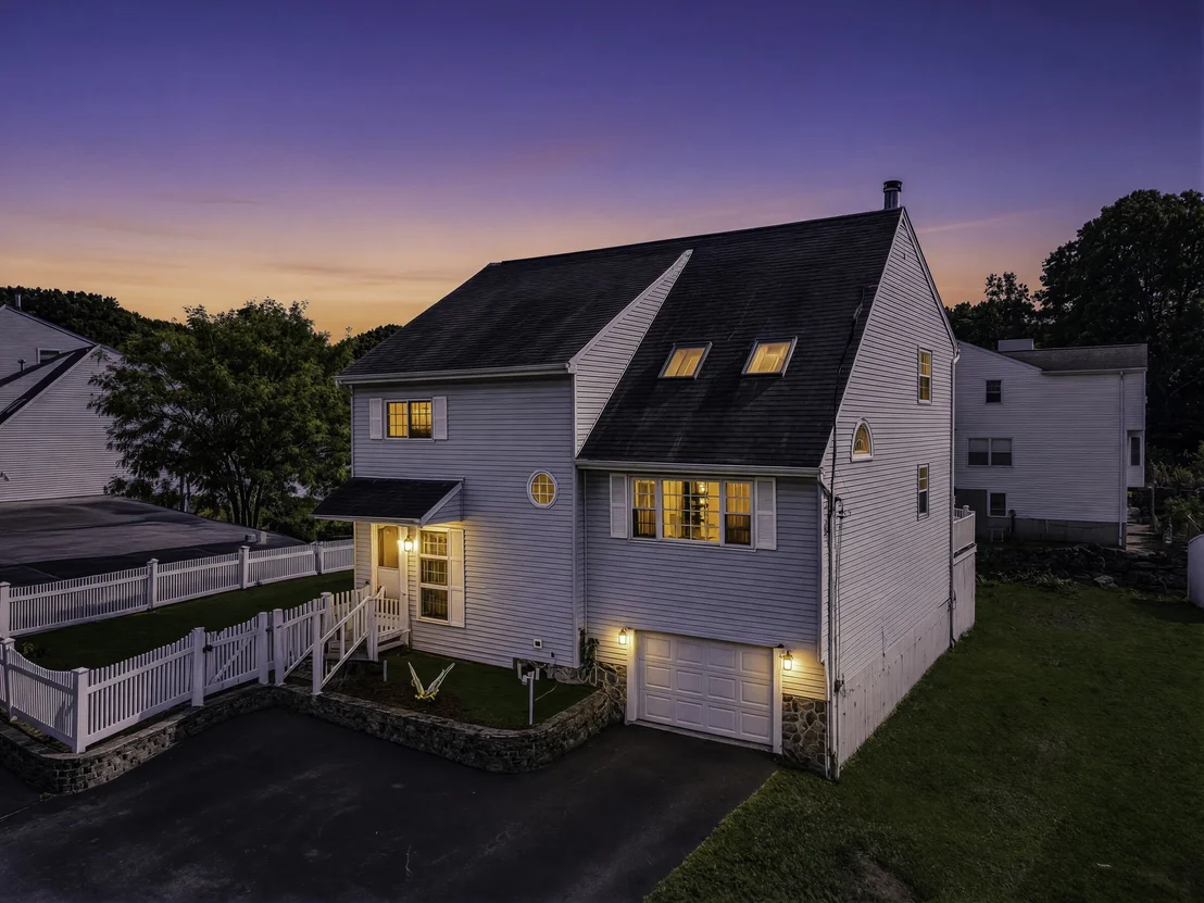 Photo of 102 Sunderland Rd