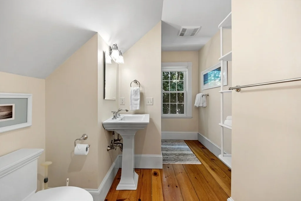 Photo of 6 Leavitt St