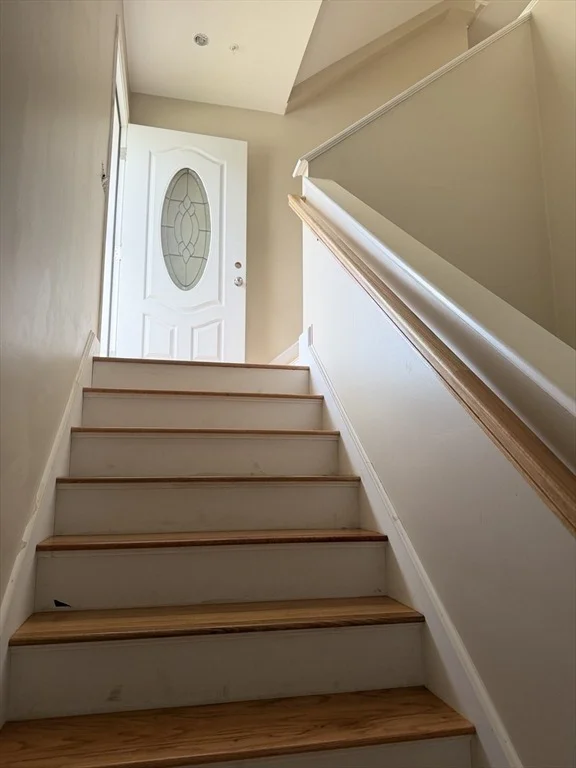 Photo of 52 Warner Ave