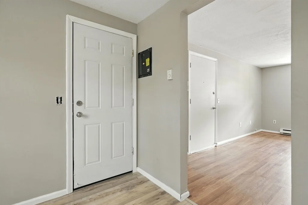 Photo of Unit E at 7 Maple Crest Cir