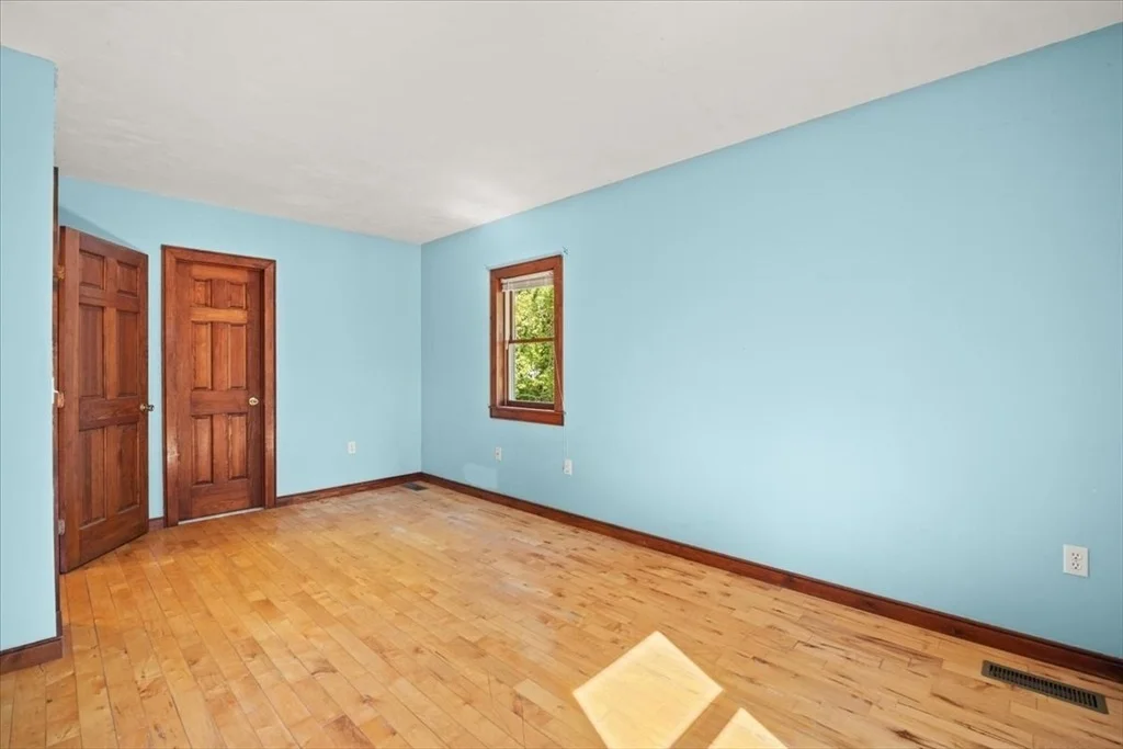 Photo of 30 Seabreeze Dr