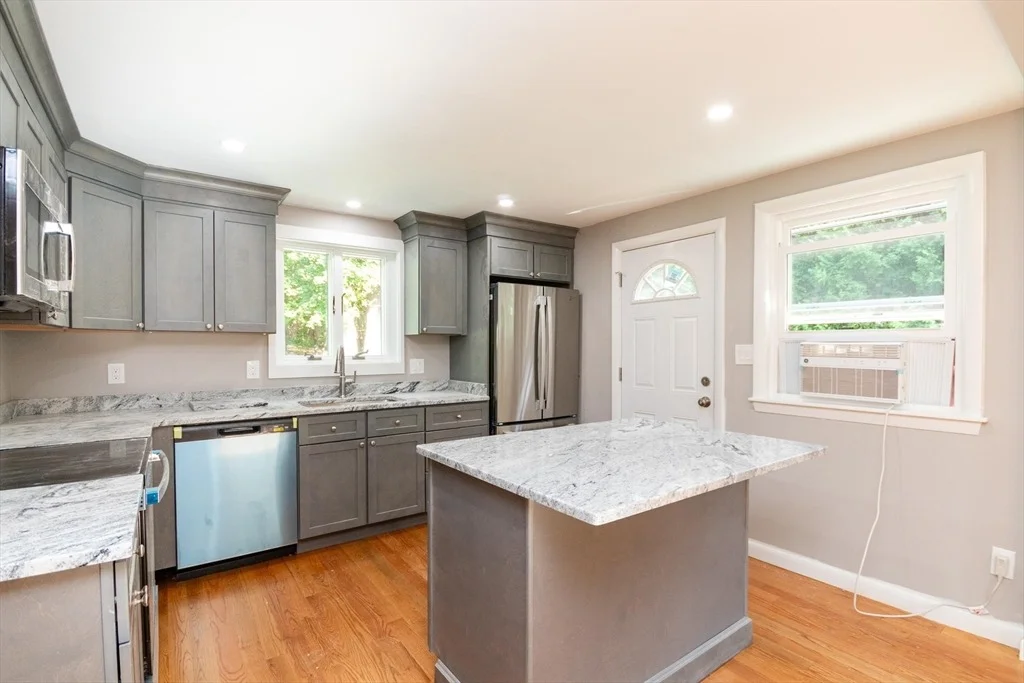 Photo of 4 Highland Cir