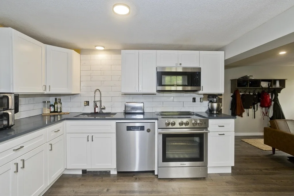 Photo of 455 Williamsburg Road