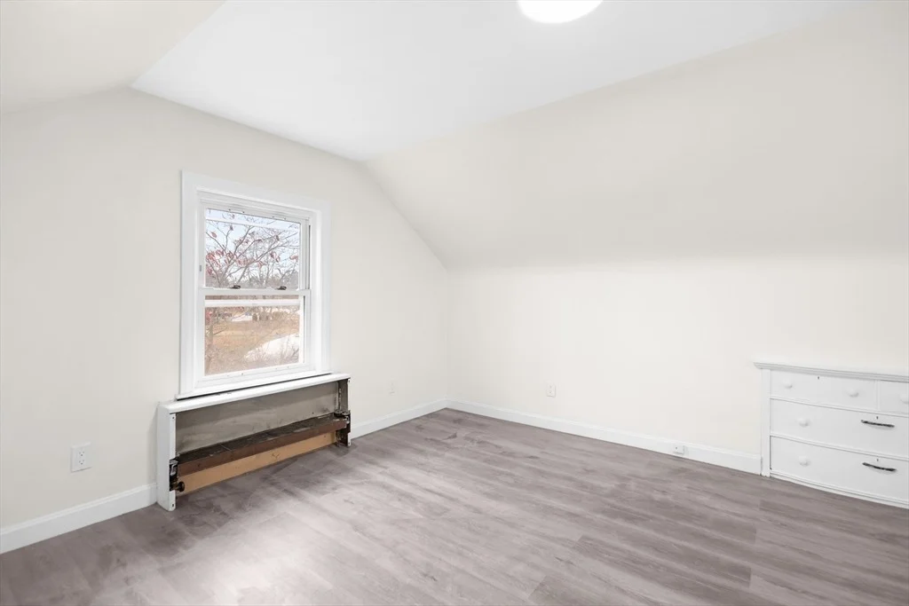 Photo of 25 Lakeview St