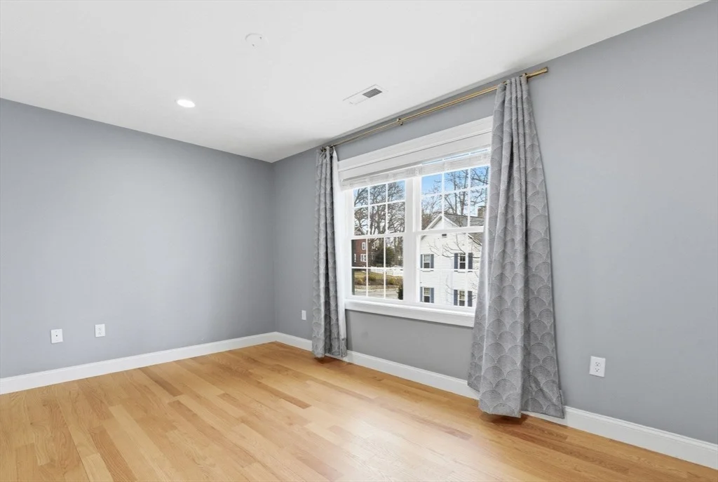 Photo of 129 Dennison Ave