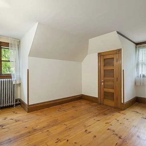 Photo of 1179 Main St