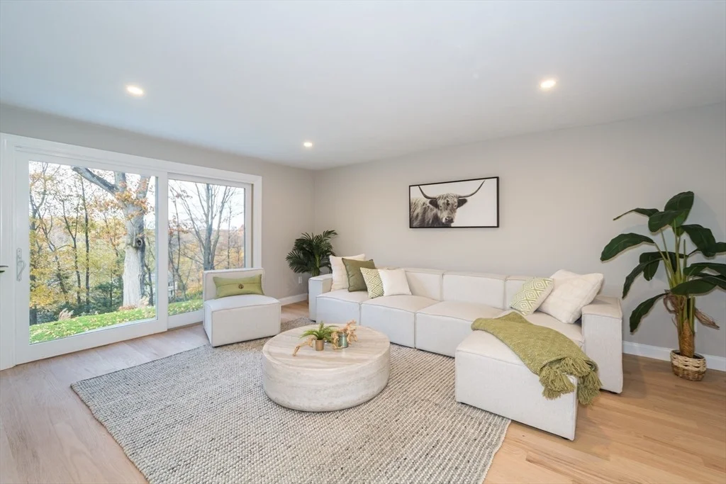 Photo of 18 University Dr