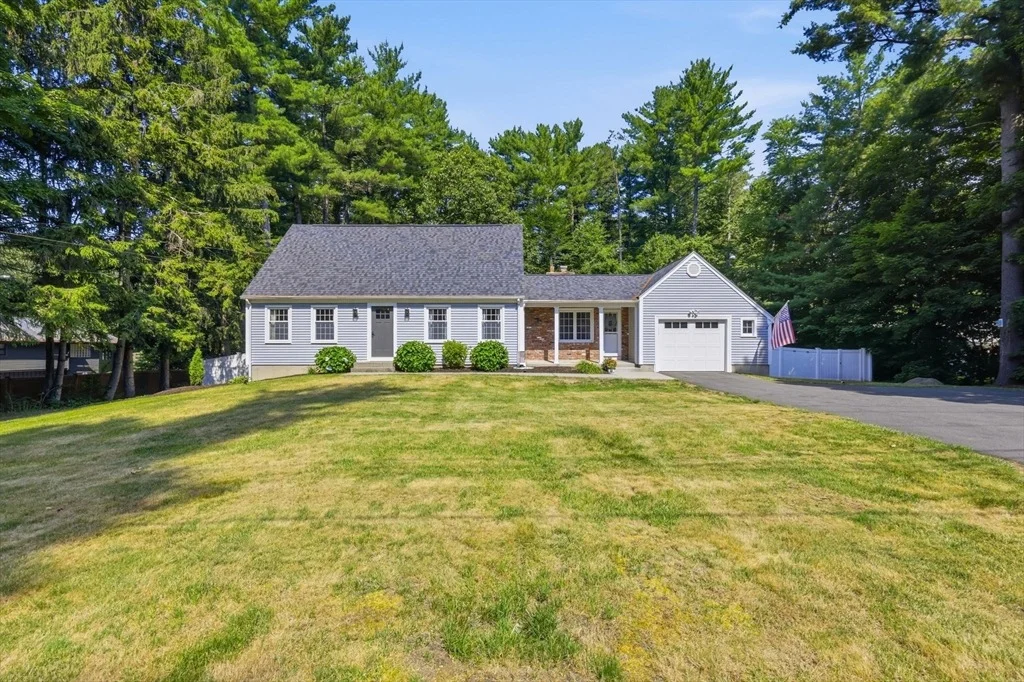 Photo of 175 Pontoosic Rd