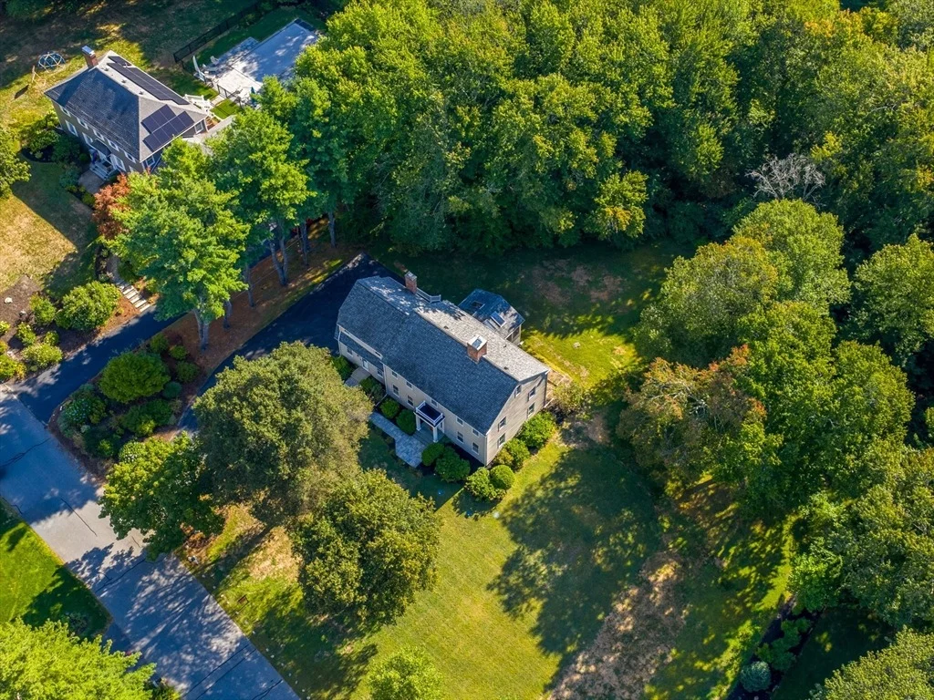Photo of 14 Buckmaster Dr