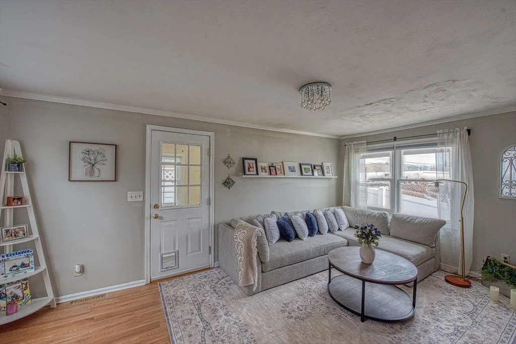 Photo of 832 Temple Street