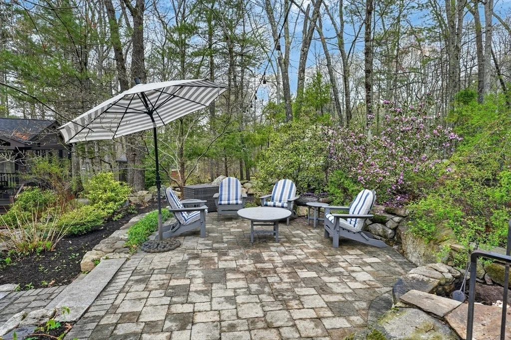 Photo of 10 Davis Rd