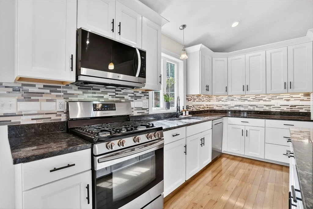 Photo of 301 Podunk Rd