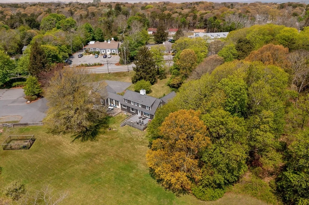 Photo of 2750 Main St