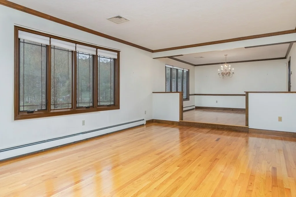 Photo of 21 Saddle Ln