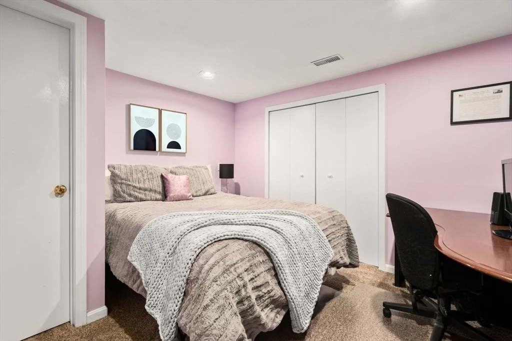Photo of 32 Sherborne Cir
