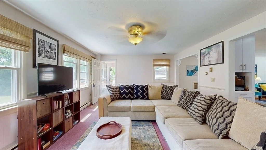 Photo of 10 Pine Tree Lane