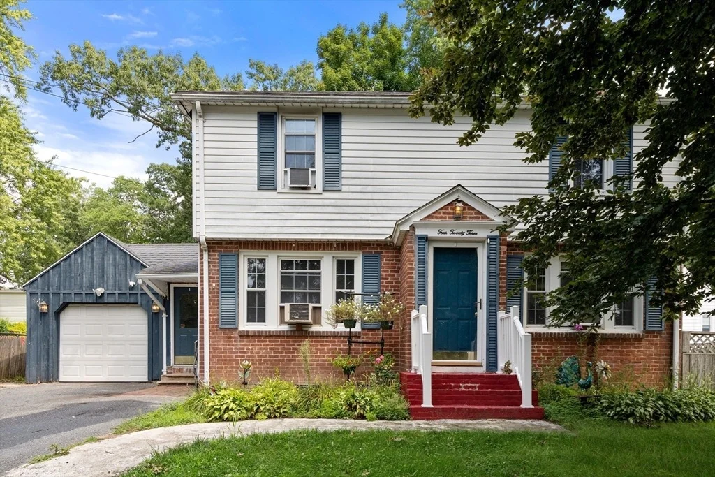Photo of 423 Tiffany St