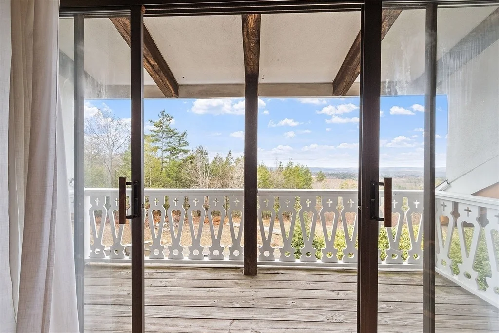 Photo of 102 Lyons Hill Rd
