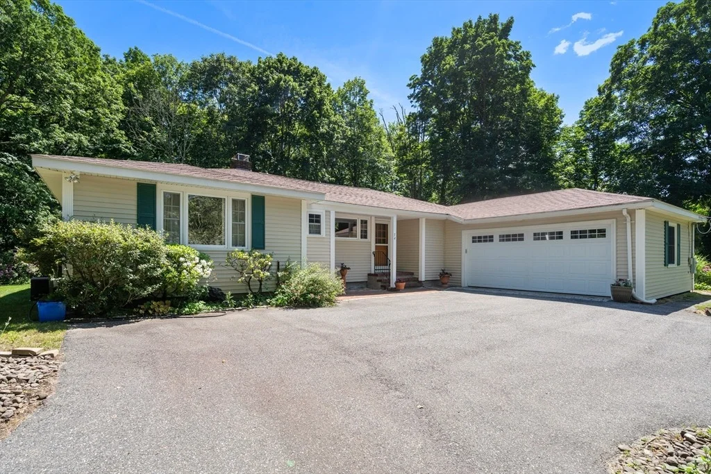 Photo of 74 Oregon Road