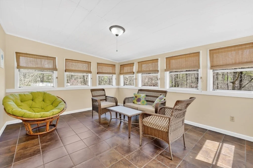Photo of 6 Ladd Ln