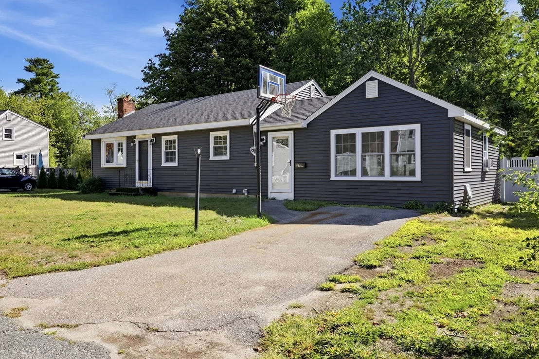 Photo of 65 Bay State Cir