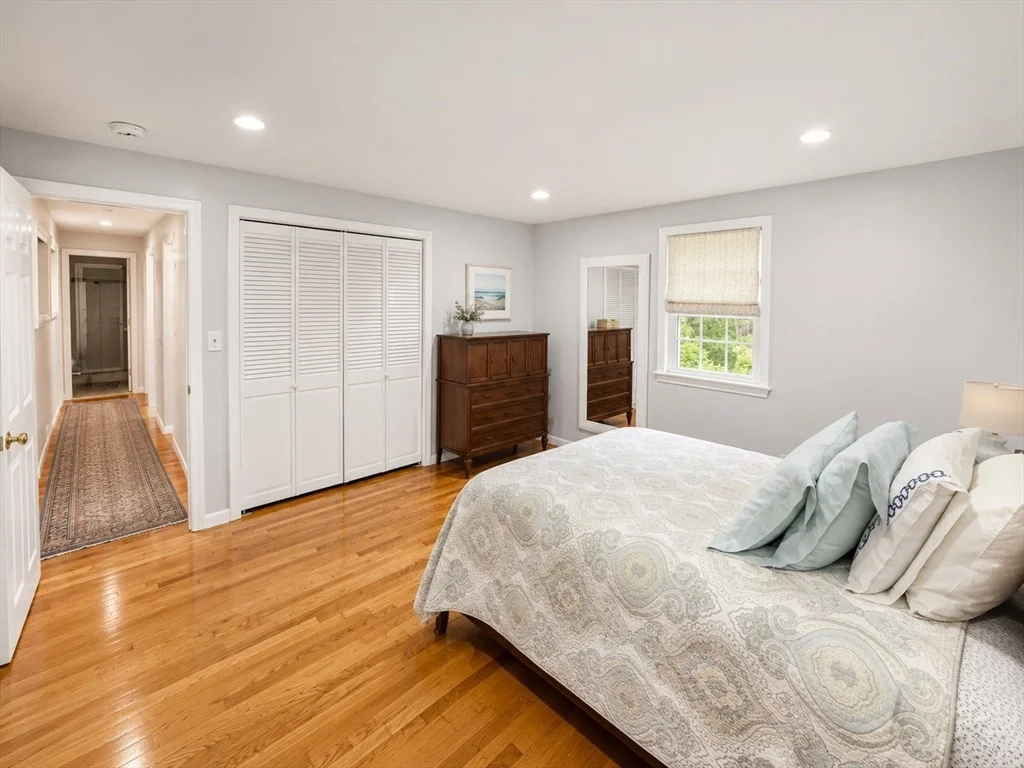 Photo of 33 Edgewood Rd
