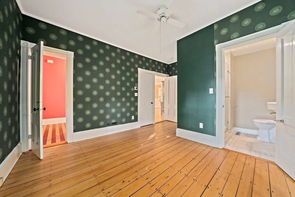 Photo of 1220 Main St
